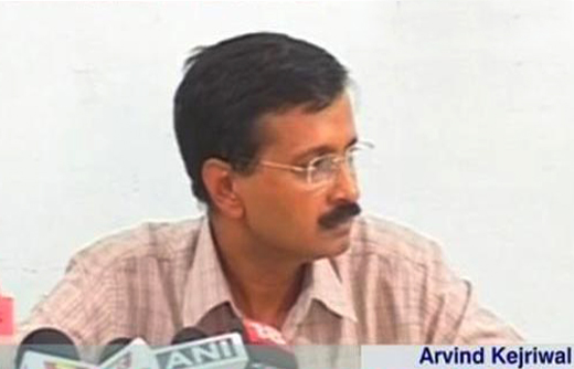 Anna Hazare on Sunday said politics will not deliver a better future to the people and asked those planning to join his anti-corruption movement to contact him in Ralegan Siddhi. Near and dear to annaa are saying that this is an apparent sign that he is distancing himself from Arvind Kejriwal-led group’s political foray. Till now, the Hazare-led movement was headquartered in Delhi and run under the banner of India Against Corruption, a non-registered body perceived to be controlled by Kejriwal. This is the second time in the past three days that Mr. Hazare commented on the issue anti-corruption movement taking a political turn. The first was in a video shot by those opposed to the political course taken by a section of the erstwhile Team Anna. The latest is in his blog post. The remarks are significant as Hazare publicised the address of Brashtachar Virodhi Jan Andolan in Ralegan Siddhi as his contact point for those who want to associate with his movement. 